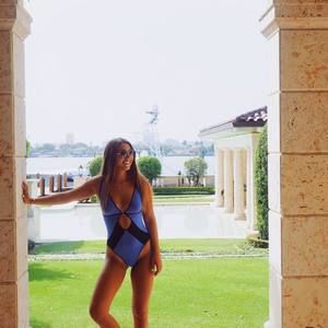 Meet your Posher, Summer